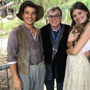 Criador e criatura! Lili com Anderson, Camila e o autor Walcyr Carrasco já declarou que adora porquinhos e por isso sempre coloca um em suas novelas - Reprodução/Instagram/walcyrcarrasco - Reprodução/Instagram/walcyrcarrasco