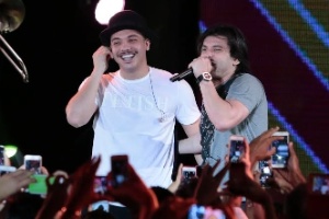 Wesley Safadão e Pedrinho Pegação juntos no palco - Rafael Cusato/Brazil News - Rafael Cusato/Brazil News