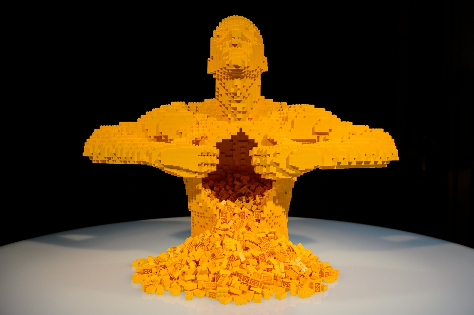 "Yellow", da exposição Art of the Brick - Divulgação