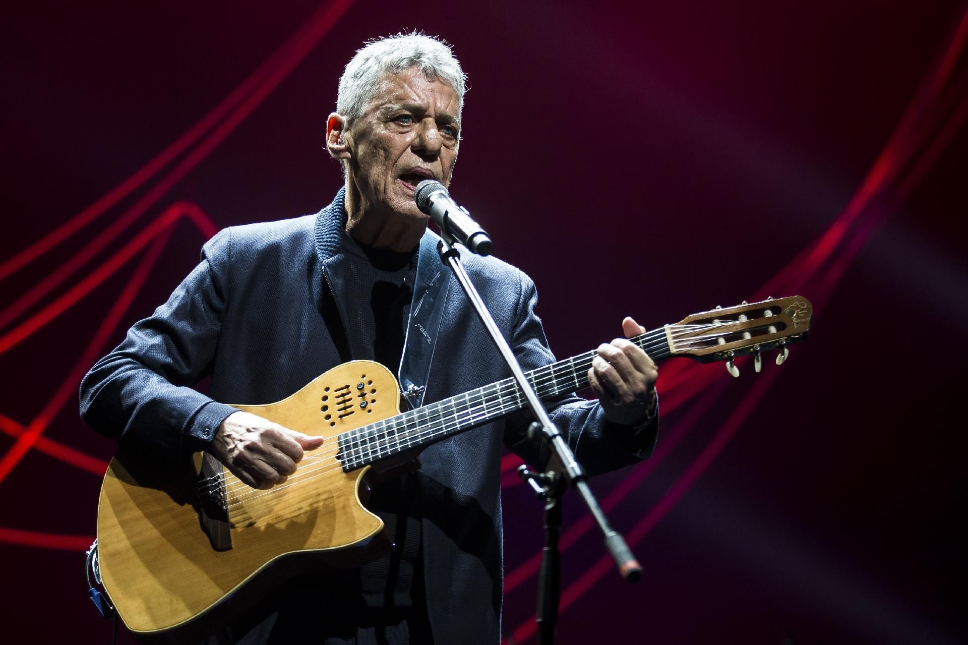 Chico Buarque apresenta para a imprensa duas canções da turnê Caravanas, na casa de espetáculos Vivo Rio, localizada no Museu de Arte Moderna, Aterro do Flamengo, na cidade do Rio de Janeiro - Bruna Prado/UOL