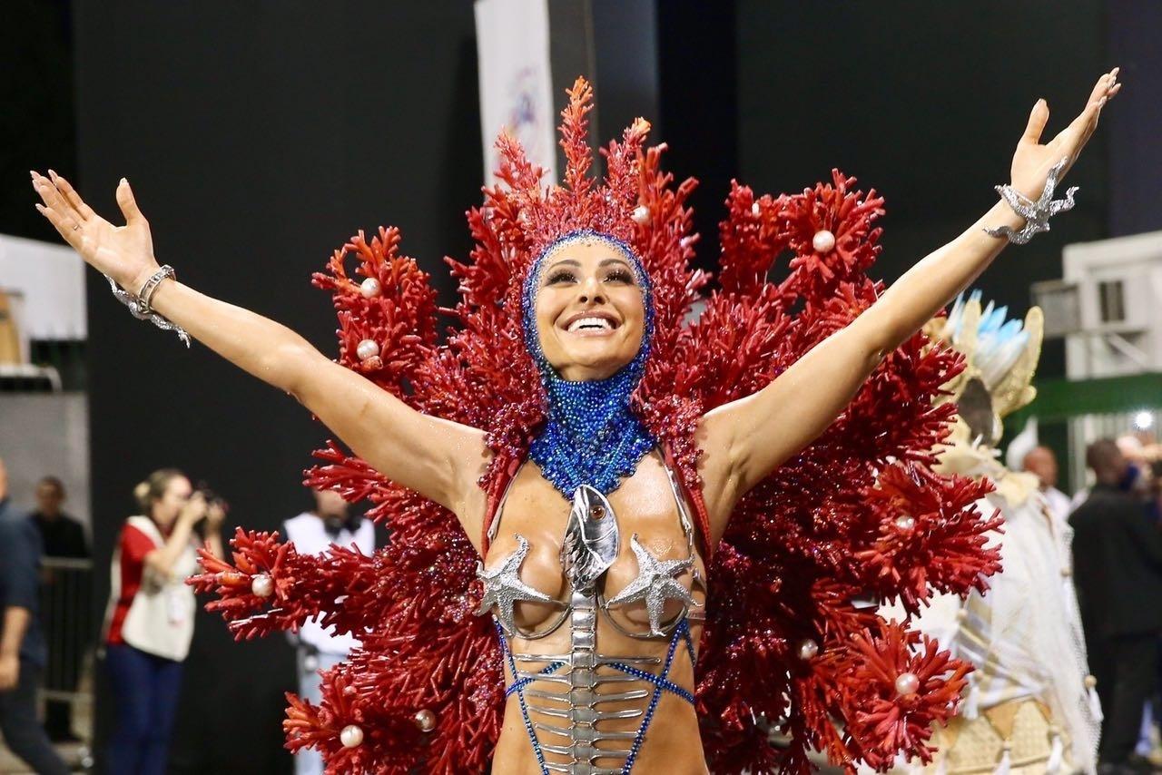 Sabrina Sato desfilou pela Gaviões da Fiel com fantasia inspirada na vida marinha - Agência Brazil News