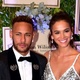 Bruna Marquezine e Neymar chegam juntos ao evento promovito pelo Instituto Neymar Jr. - Thiago Duran e Leo Franco/AgNews