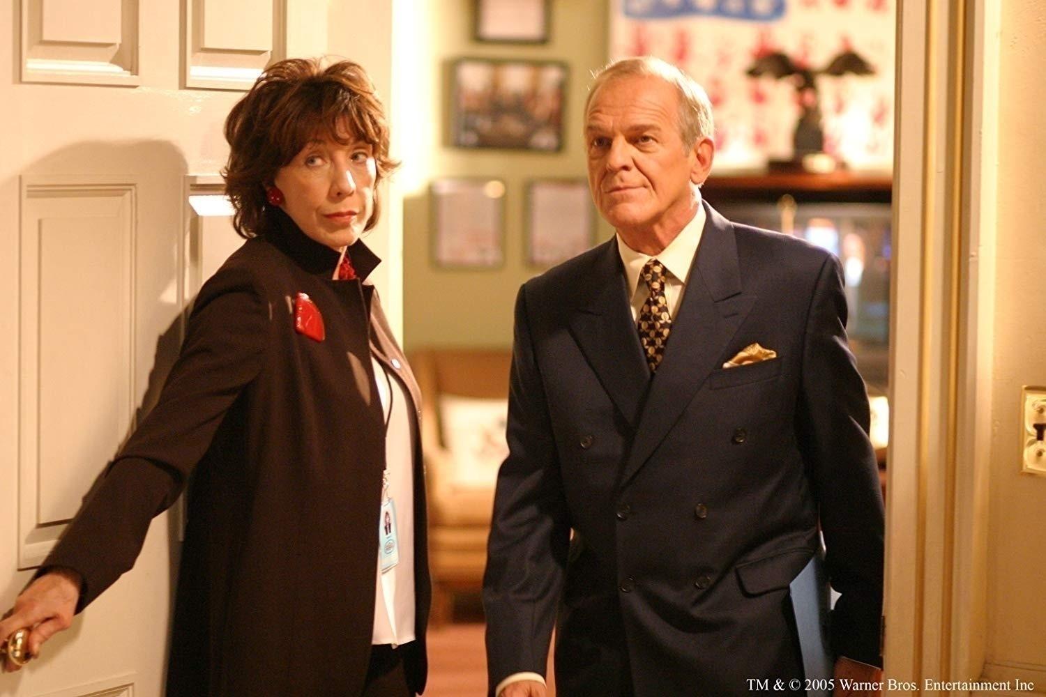 Lily Tomlin e John Spencer em "West Wing: Nos Bastidores do Poder" - Divulgação