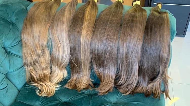 No salão de Eder Pedrosa, profissionais fazem alongamentos com cabelos naturais brasileiros do Sul, 100% humanos, sem nenhum tipo de química - Divulgação - Divulgação