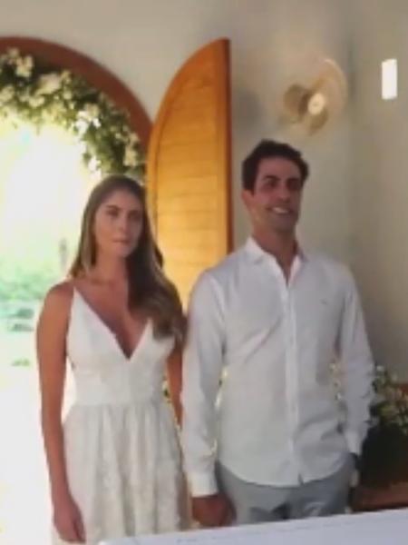 Bárbara Evans e Gustavo Theodoro, no casamento civil - Reprodução/Instagram