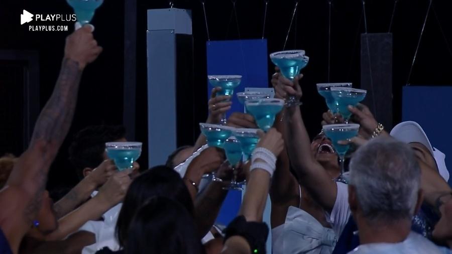 A Fazenda 2020: Brinde na Festa Likes - Reprodução/PlayPlus