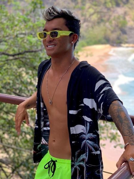 Naka volta ao 'De Férias com o Ex: Celebs' e beija Maju no mar - Reprodução/Instagram - Reprodução/Instagram