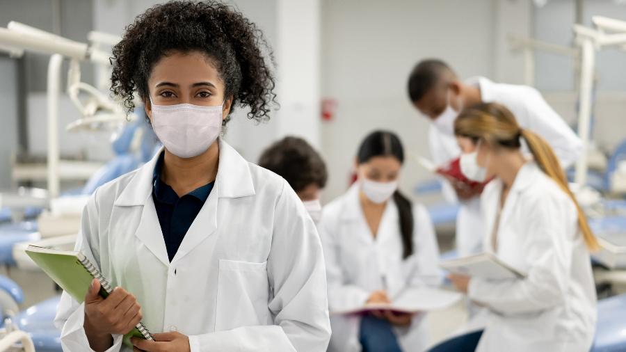 Seis cursos de medicina, o que corresponde a 1,9% dos avaliados, chegaram à nota máxima Seis cursos de medicina, o que corresponde a 1,9% dos avaliados, chegaram à nota máxima