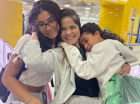 Samara Felippo se emociona ao contar que a filha foi morar nos EUA com o  pai - Zoeira - Diário do Nordeste