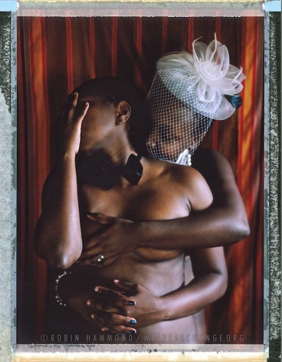 J e Q, um casal de lésbicas - Robin Hammond