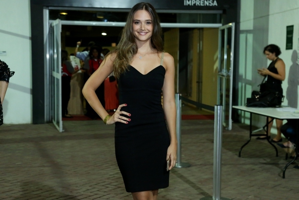 08.mar.2016 - Juliana Paiva também marcou presença no show. Lionel Richie se apresentou na noite dessa terça-feira em uma casa de show na Barra da Tijuca, no Rio de Janeiro - Roberto Filho/Brazil News