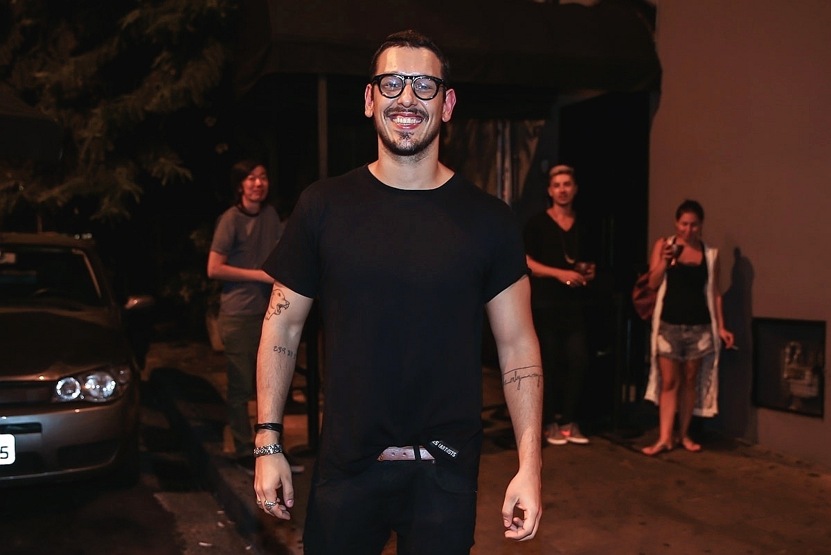 9.abr.2016 - O ator João Vicente Castro prestigia o aniversário de 30 anos de Thaila Ayala, em São Paulo, em uma casa noturna de São Paulo - Manuela Scarpa/Brazil News