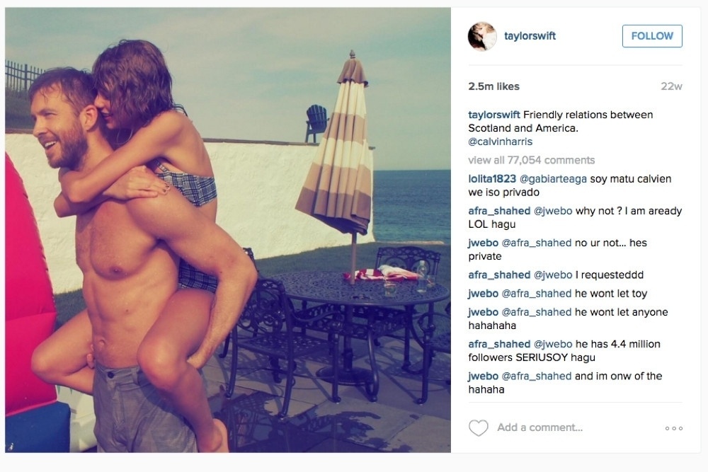 Taylor Swift posa com Calvin Harris na praia - Repodução/Instagram/taylorswift