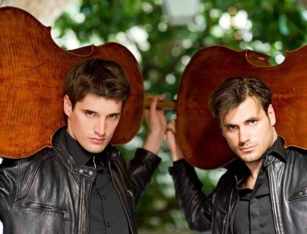 A dupla 2Cellos, formada pelos violoncelistas Luka Sulic e Stjepan Hauser - Divulgação