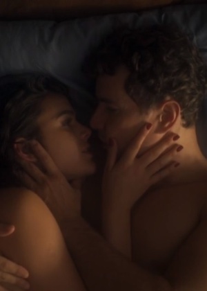 Beatriz (Bruna Marquezine) e Otaviano (Daniel de Oliveira) transam em "Nada Será Como Antes" - Reprodução - Reprodução