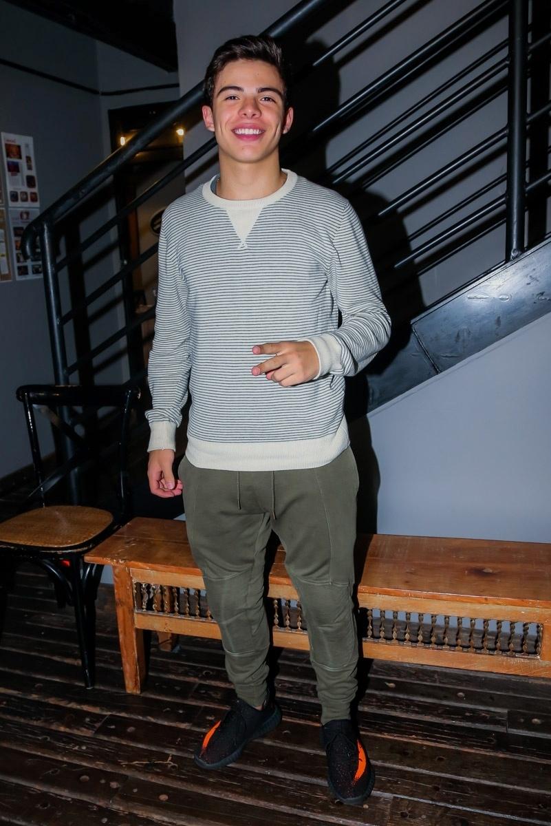 Larissa Manoela vai a show com Thomaz Costa, aumentando os rumores de que os dois estão juntos - Manuela Scarpa/Brazil News