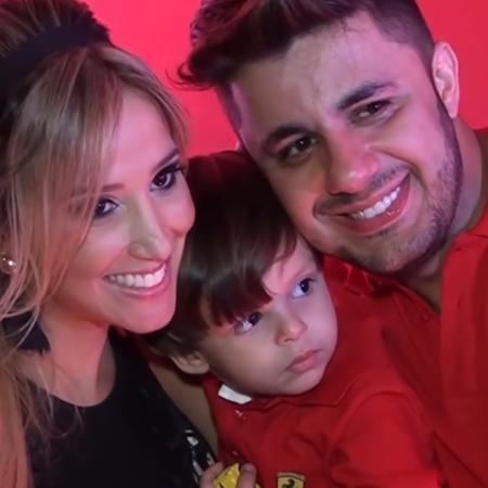 Cristiano Araújo e Elisa Leite com o filho, Bernardo - Reprodução/YouTube - Reprodução/YouTube