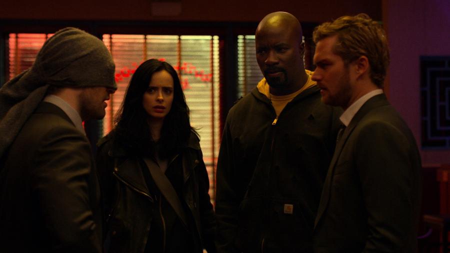 Matt Murdock (Charlie Cox), Jessica Jones (Krysten Ritter), Luke Cage (Mike Colter) e Danny Rand (Finn Jones) em "Os Defensores" - Divulgação/Netflix