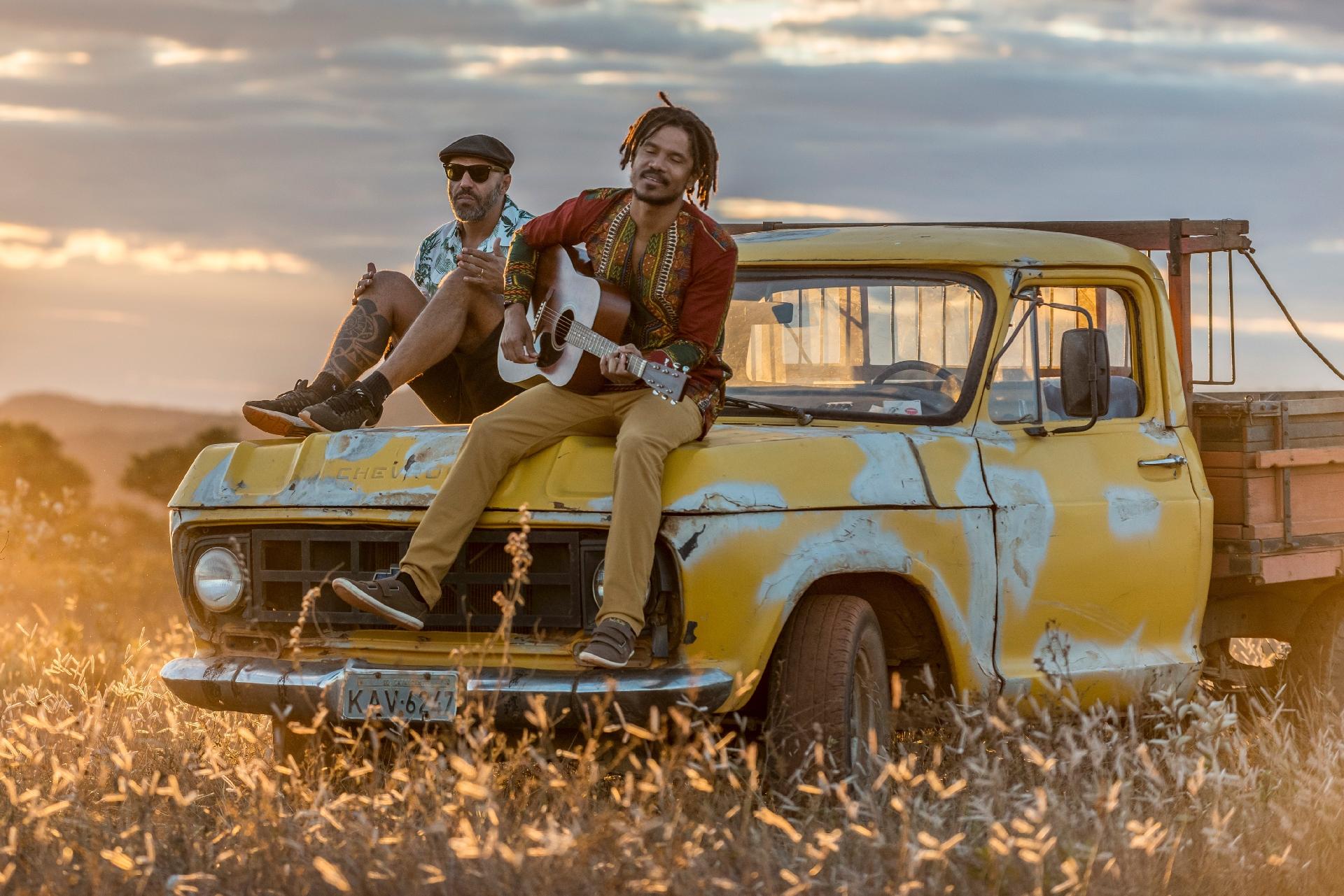 Natiruts durante gravação do videoclipe "Na Positiva" na Chapada dos Veadeiros, em Goiás - André Dib
