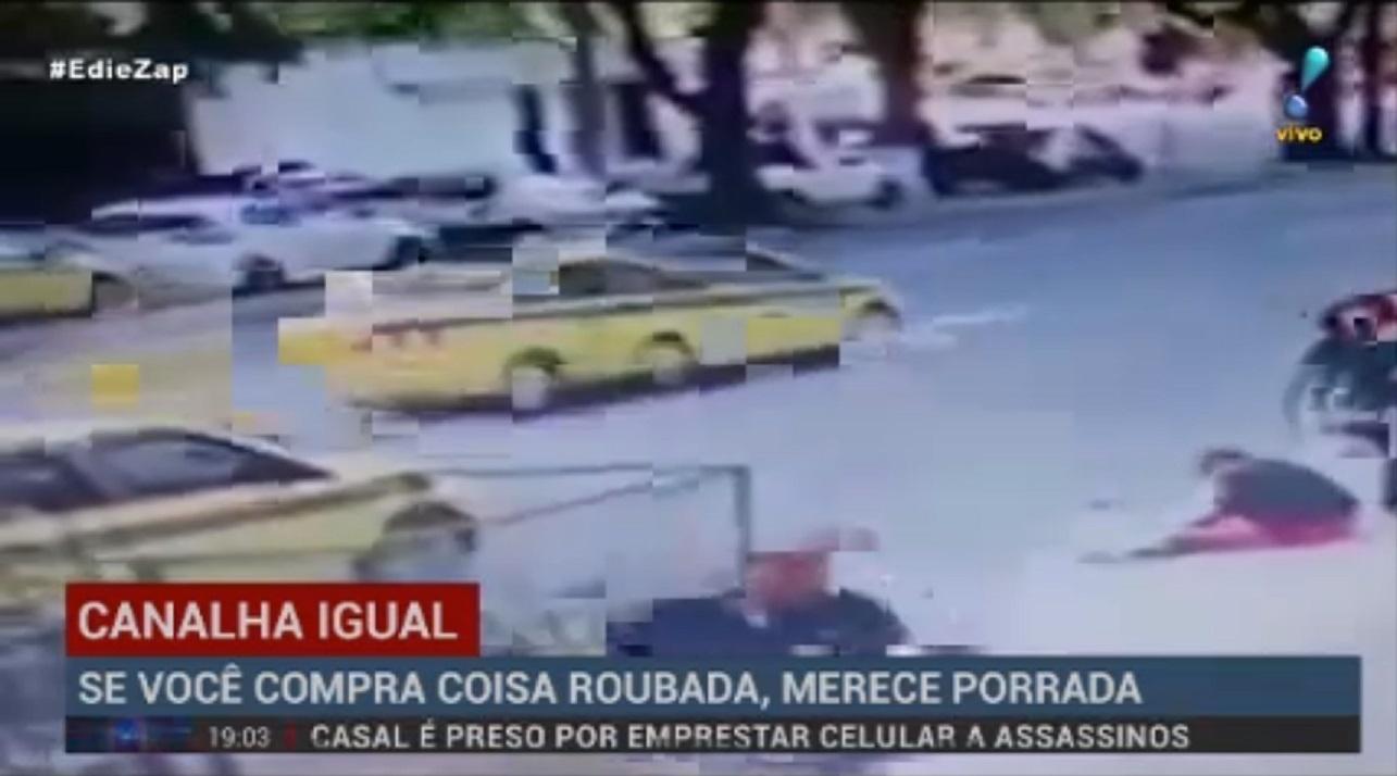 Os GCs são exibidos enquanto uma informação policial é comentada pelo apresentador - Reprodução/RedeTV!