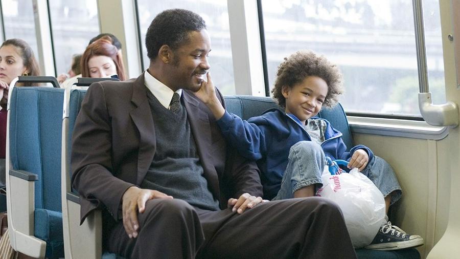 Will Smith e Jaden Smith em cena de "À Procura da Felicidade", de 2006 - Divulgação