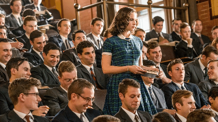 Felicity Jones em cena de "Suprema" - Reprodução
