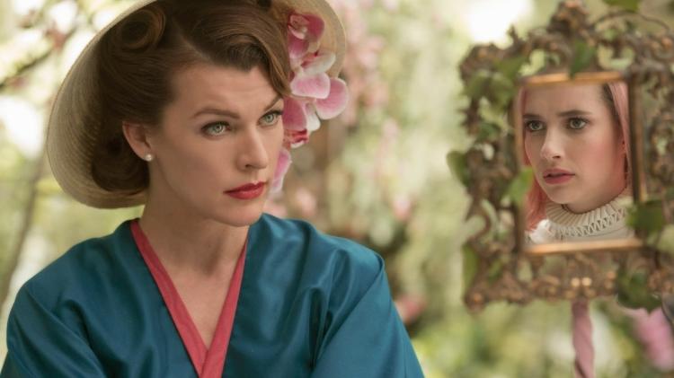 Milla Jovovich e Emma Roberts em cena de "Paradise Hills" - Divulgação/Manolo Pavn - Divulgação/Manolo Pavn