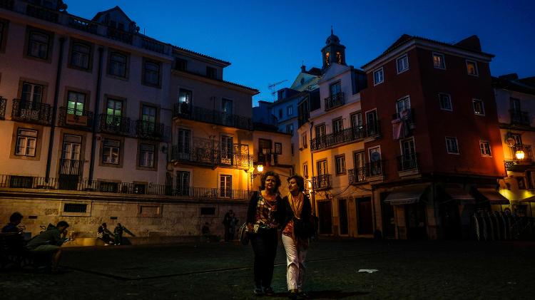 Turistas passeiam pelo bairro de Alfama - Patrícia de Melo Moreira/AFP - Patrícia de Melo Moreira/AFP