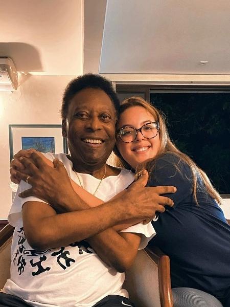 Pelé ao lado da fotógrafa Isadora Vicente - REPRODUÇÃO/INSTAGRAM