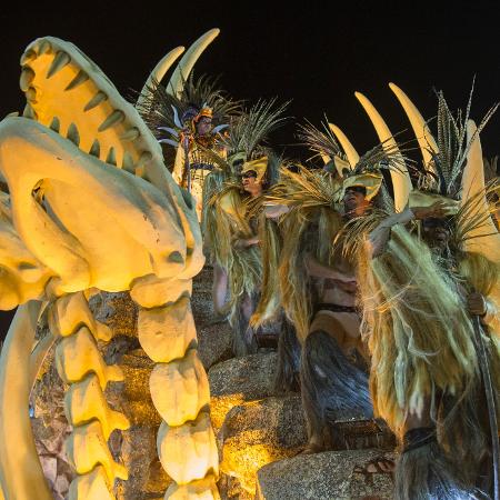 Carro da Estácio de Sá - Júlio César Guimarães/UOL - Júlio César Guimarães/UOL