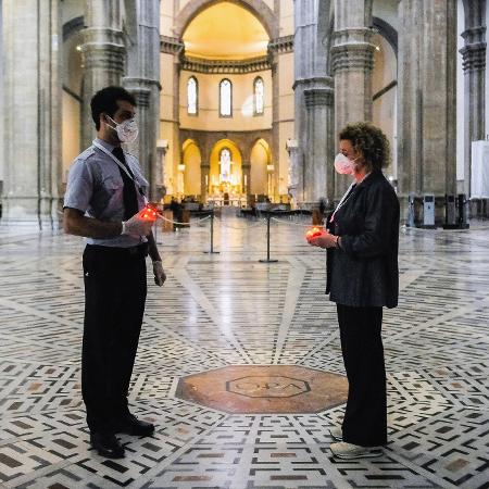 Atrativos da Itália, como o Duomo de Florença e a Torre de Pisa, adotaram também medidas para garantir distanciamento social, como o sensor eletrônico que emite som no caso de alguém ficar a menos de um metro de outro visitante. - Getty Images