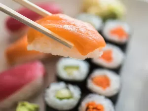O que o consumo de sushis tem a ver com as bactérias resistentes?