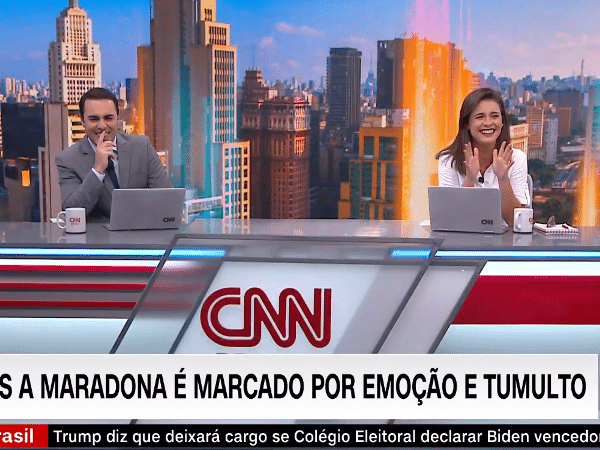 Rafael Colombo e Elisa Veeck não seguraram o riso no "CNN Novo Dia" de hoje