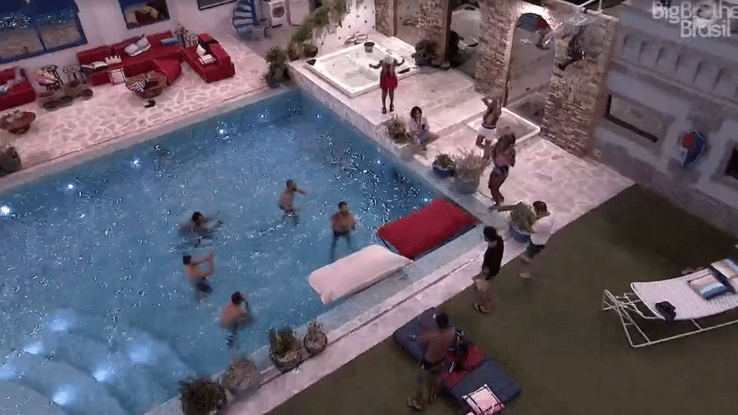 BBB 21: Projota faz rap na piscina com os brothers - Reprodução / Globoplay