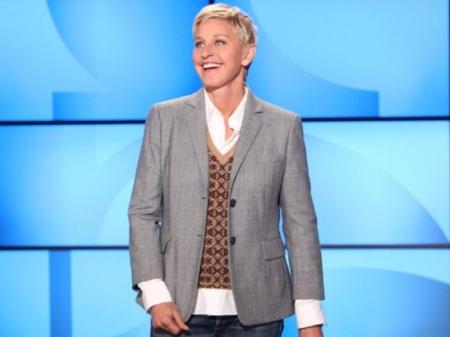 Ellen DeGeneres no comando de seu talk show, "Ellen", na TV norte-americana - Reprodução