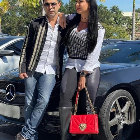 Graciele Lacerda posa com Zezé Di Camargo e bolsa de R$ 10,5 mil rouba cena - Instagram