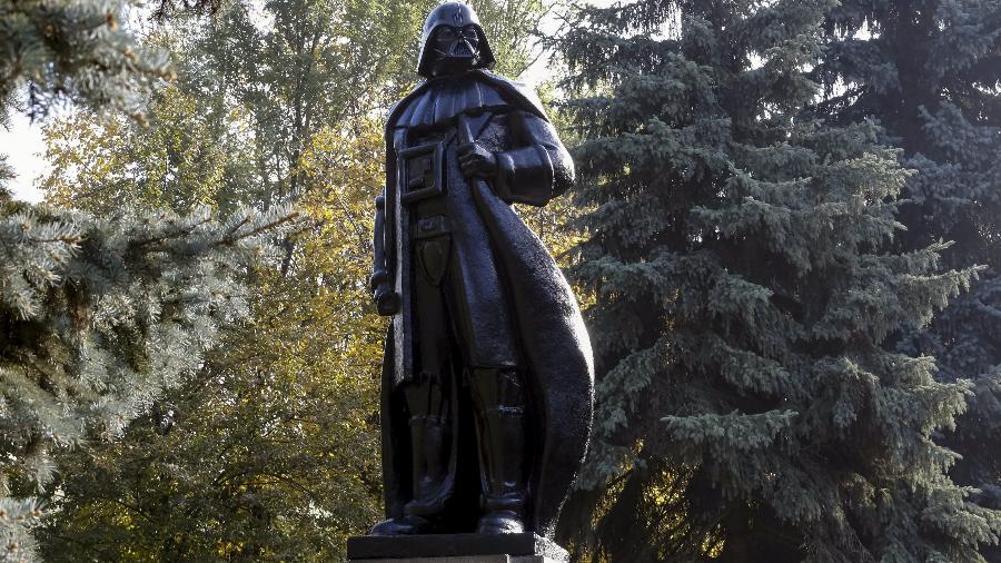 Estátua de Darth Vader de "Star Wars", em Odessa, Ucrânia - REUTERS/Yevgeny Volokin