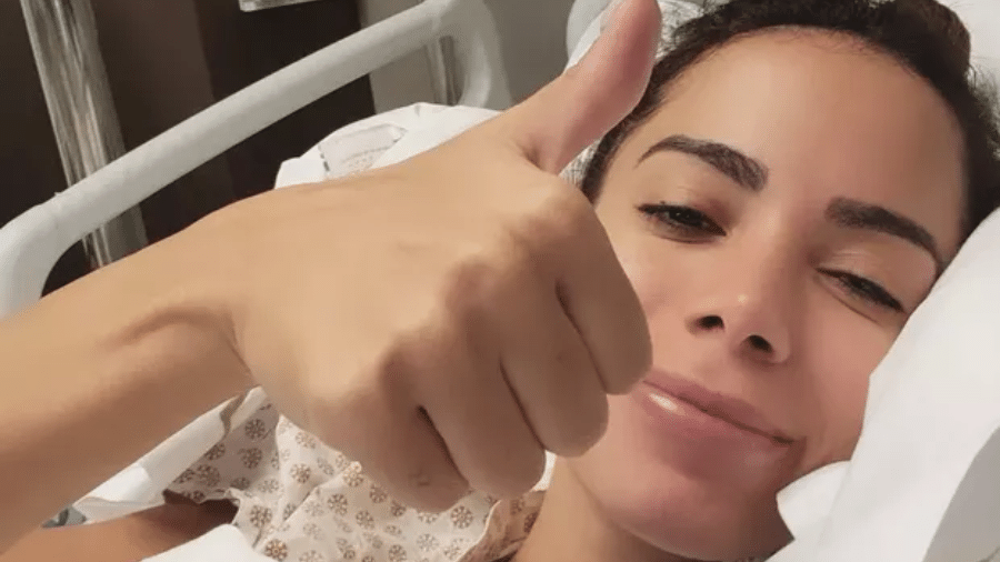 Anitta aparece em hospital e tranquiliza seus fãs - Instagram