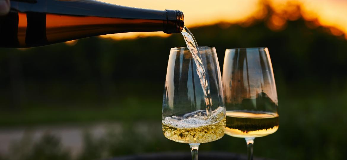 Vinho branco não precisa ser sempre igual. Conheça algumas variedades para estimular o paladar - Getty Images/iStockphoto