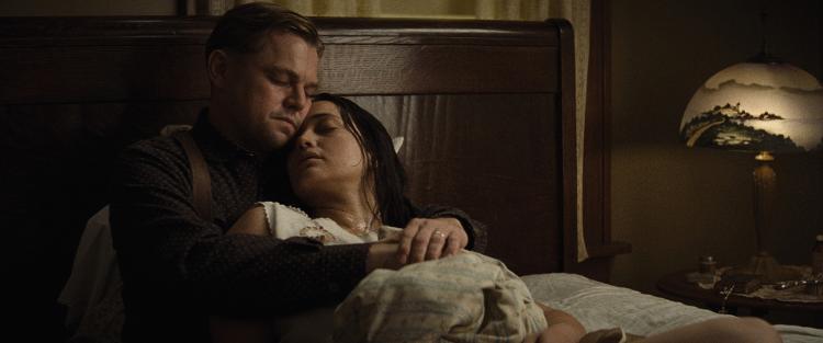 Leonardo DiCaprio e Lily Gladstone em "Assassinos da Lua das Flores": história de amor e traição real e metafórica 