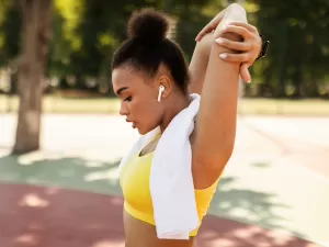 Treino com trilha sonora: fones de ouvido sem fio para academia ou corrida