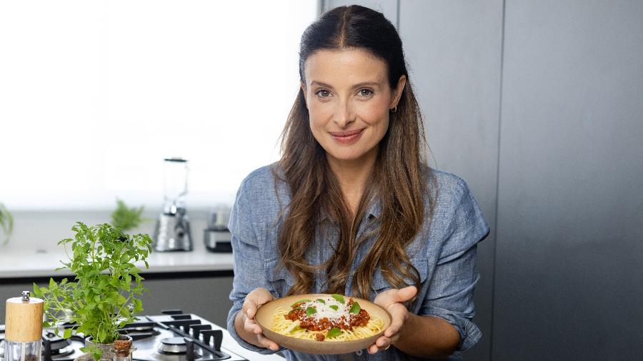 Bruna Spínola comanda nova temporada de 'Receitas de Domingo' Bruna Spínola comanda nova temporada de 'Receitas de Domingo'