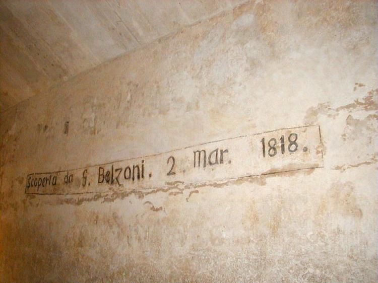 Inscrições na Pirâmide de Khafre Inscrições na Pirâmide de Khafre