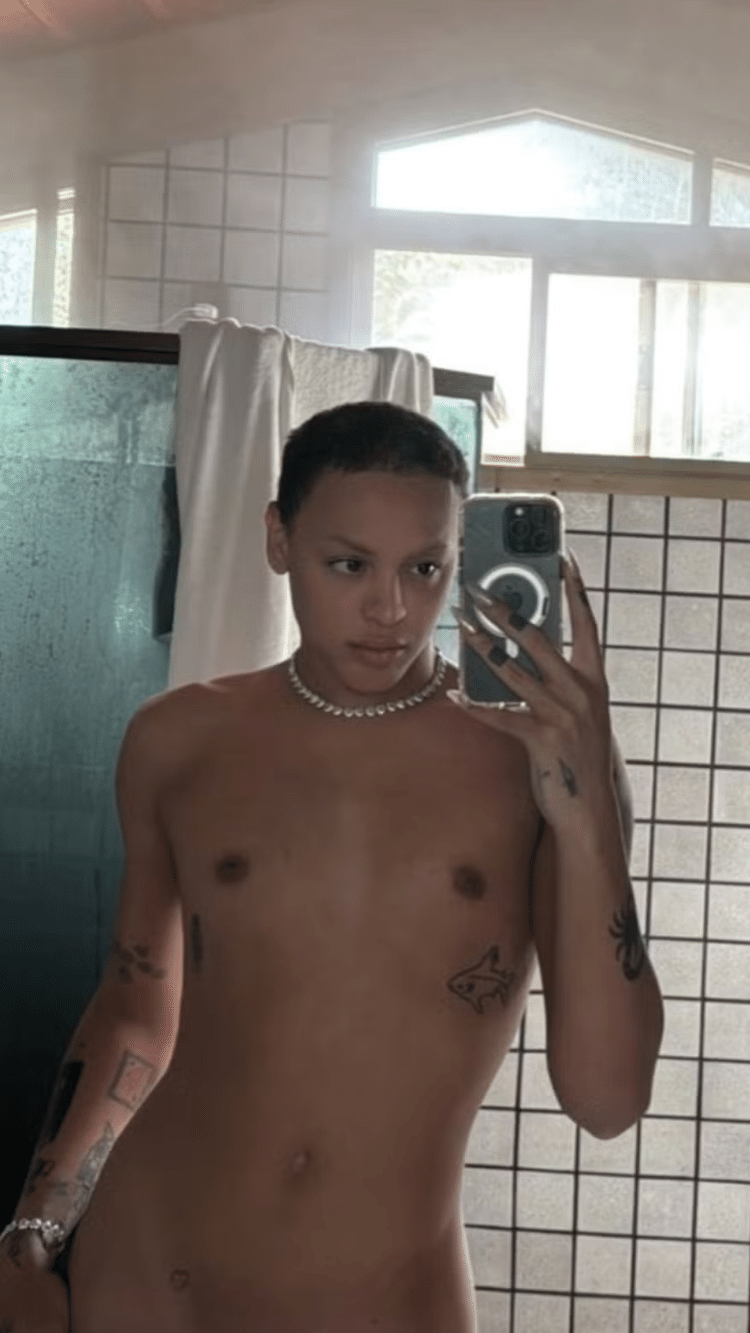 Pabllo Vittar exibe tatuagem íntima em nova foto Pabllo Vittar exibe tatuagem íntima em nova foto