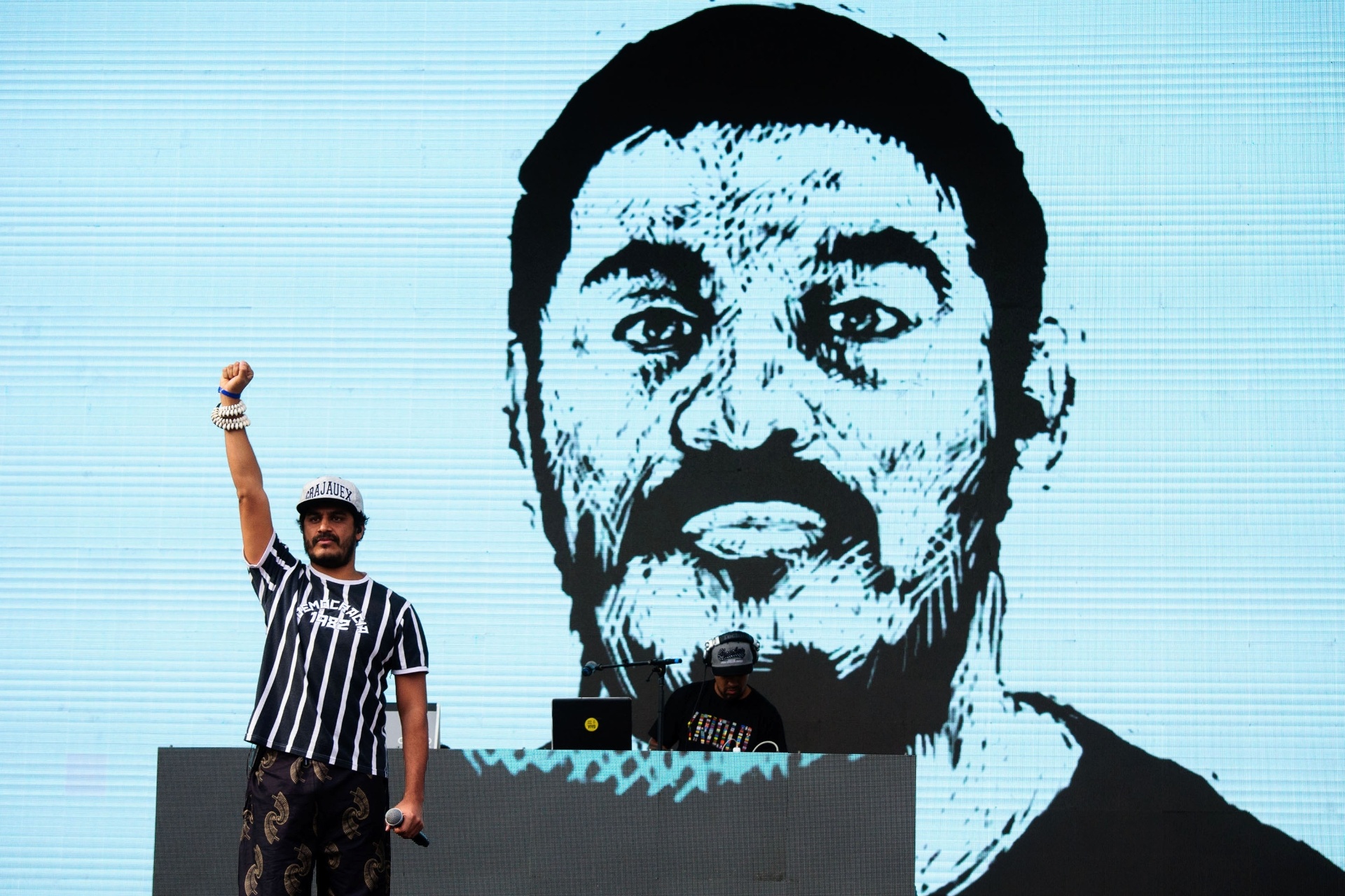 22.mai.2016 - Criolo se apresenta no palco Júlio Prestes, no centro de São Paulo, durante a Virada Cultural 2016 - Peter Leone/Futura Press/Estadão Conteúdo