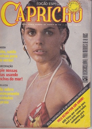 Monique Evans em capa da revista Capricho de 1979, aos 23 anos, em ensaio direto da praia de Ipanema: "Me davam biquíni, eu trocava dentro do mar, era sem maquiagem, sem nada" - Reprodução - Reprodução