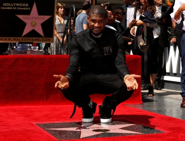 O cantor e ator Usher recebe estrela na Calçada da Fama de Hollywood - Mario Anzuoni/Reuters