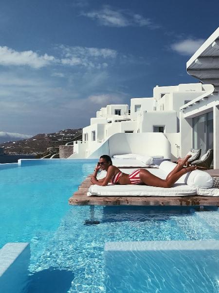 Bruna Marquezine relaxa em Mikonos, na Grécia - Reprodução/Instagram/brumarquezine
