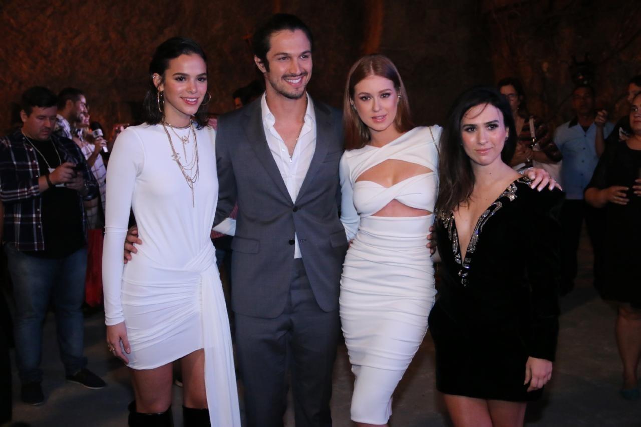 Atores participam da coletiva de imprensa de "Deus Salve o Rei", próxima novela das sete da TV Globo - Imagem/AgNews