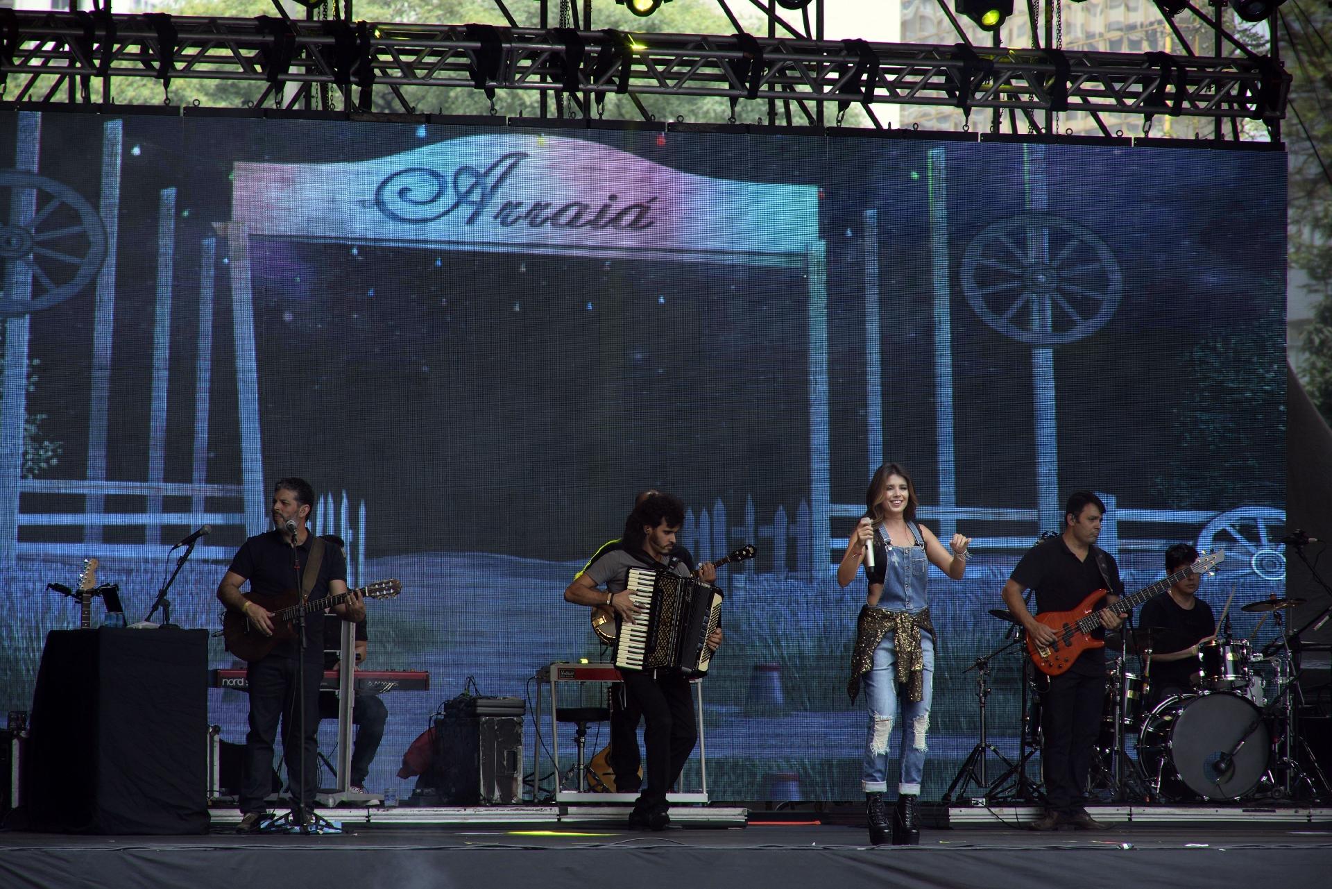 Os shows no Vale do Anhangabaú no aniversário de 464 anos de São Paulo - Débora Klempous/UOL